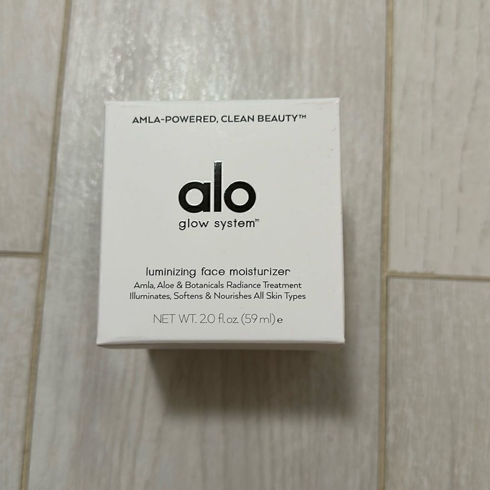 NWT alo yoga face moisturizer